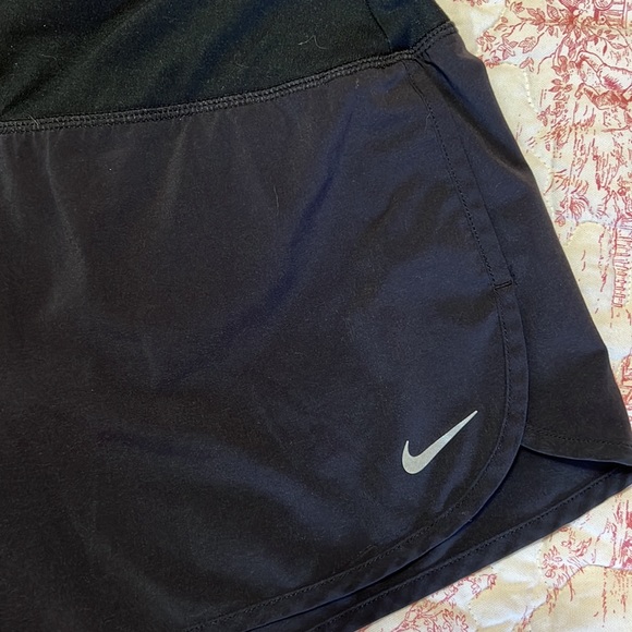 EUC NIKE Black Dri-Fit Running Short with Back Technology Pocket Size S - Picture 2 of 10